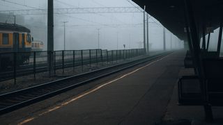 Un copil de 7 ani și-a pierdut viața pe calea ferată din Ialomița. Traficul feroviar a fost oprit