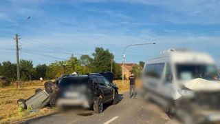 11 victime pe un drum din Timiș, după un eveniment rutier cu două autoturisme și un microbuz. Un bărbat și-a pierdut viața