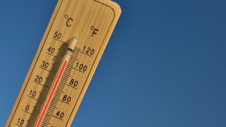 Prognoza meteo pentru joi, 24 septembrie 2026. Vreme deosebit de rece &icirc;n Rom&acirc;nia. Unde va ploua și unde sunt anunțate ninsori