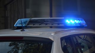Un bărbat a fost bătut cu pumnul &icirc;n față, după o ceartă &icirc;n trafic, &icirc;n Cluj-Napoca. Victima are nevoie de p&acirc;nă la 50 de zile de &icirc;ngrijiri medicale