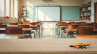 C&acirc;nd intră bursele elevilor &icirc;n 2026. C&acirc;t primesc cei cu burse de merit, sociale și tehnologice