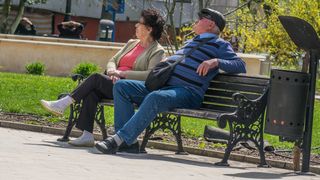 Ajutoare de p&acirc;nă la 1000 de lei pentru anumiți pensionari, potrivit proiectului de buget. Ce condiții trebuie să &icirc;ndeplinească aceștia