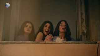 Rezumat episodul 20 &bdquo;Ai nimănui&rdquo;, difuzat &icirc;n 24 aprilie 2026 la Kanal D: Azize și Devran au o discuție sinceră și &icirc;și dezvăluie sentimentele