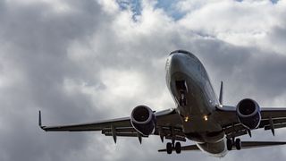Alertă de deturnare &icirc;n timpul unui zbor Dubai-Tel Aviv. Cei doi piloți s-ar fi luat la bătaie: ,,Un pilot l-a &icirc;njunghiat pe altul&rdquo;