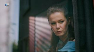 Rezumat episodul 46 „Fata de la fereastră”, difuzat în 9 decembrie la Kanal D: Nalan află de sarcina Canei și alege să o confrunte în mod direct