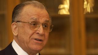 Ion Iliescu, în stare gravă, la spital. Organele lui cedează unul câte unul
