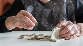 Femeile cu copii pot ieși mai devreme la pensie. Cu c&acirc;t se reduce v&acirc;rsta de pensionare &icirc;n funcție de numărul copiilor