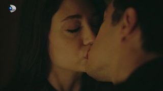 Rezumat episodul 21 &bdquo;Ai nimănui&rdquo;, difuzat &icirc;n 27 aprilie 2026 la Kanal D: Samet leșină &icirc;n timpul unui meci de fotbal și medicii descoperă că are o problemă la inimă