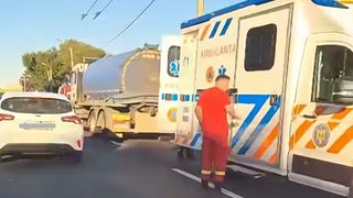 Un t&acirc;năr de 22 de ani și-a pierdut viața după ce a fost călcat de un camion, &icirc;n Timișoara. Ar fi traversat neregulamentar