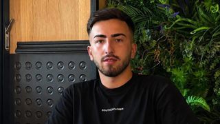 Anduțu este t&acirc;nărul care și-a pierdut viața după ce a intrat cu mașina &icirc;ntr-un parapet, &icirc;n Gorj. Cum s-a produs tragedia