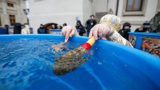 Bobotează 2026. Ce trebuie să faci cu Agheasma imediat după ce o aduci de la biserică