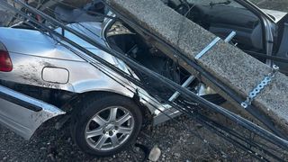 Un copil de șapte ani a fost implicat &icirc;ntr-un grav incident rutier, &icirc;n Cluj. Mașina &icirc;n care se afla a intrat &icirc;ntr-un st&acirc;lp