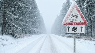 Este cod galben de ninsori! Prognoza meteo ANM pentru joi, 8 ianuarie 2026: Meteorologii ANM anunță ger și viscol &icirc;n anumite regiuni din țară