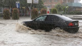 Este COD galben de instabilitate atmosferică. Meteorologii ANM anunță averse &icirc;nsemnate cantitativ &icirc;n mai multe zone din țară inclusiv &icirc;n București