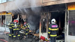 Deflagrație puternică pe șoseaua Pantelimon. O persoană de 90 de ani a fost evacuată