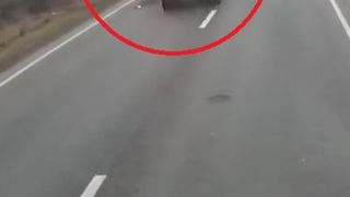 BREAKING NEWS Carnagiu pe E70, &icirc;n Timiș. Șapte persoane și-au pierdut viața &icirc;n urma impactului. &Icirc;n microbuz se aflau zece cetățeni greci