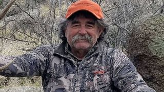 Un milionar american, cunsocut v&acirc;nător de animale sălbatice, s-a stins din viață după ce a fost strivit de o turmă de elefanți