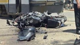 BREAKING NEWS Un motociclist de 26 de ani și-a pierdut viața după ce a intrat &icirc;ntr-un tramvai, pe un bulevard din București