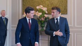 Emmanuel Macron, mesaj istoric în limba română pentru români. Cum s-a filmat alături de Nicușor Dan: „Trăiască prietenia”  
