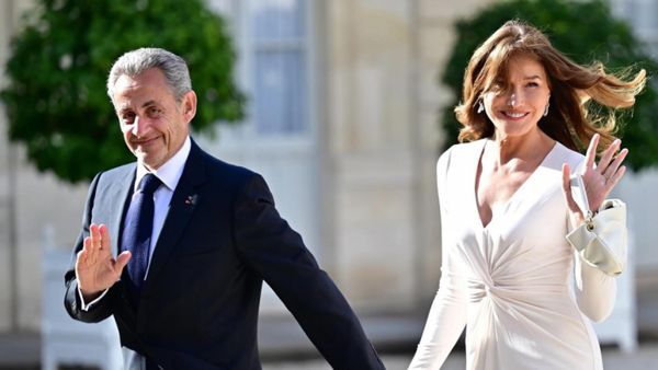 Vă mai amintiți de Carla Bruni, soția lui Nicolas Sarkozy? Iată cum arată la 58 de ani FOTO