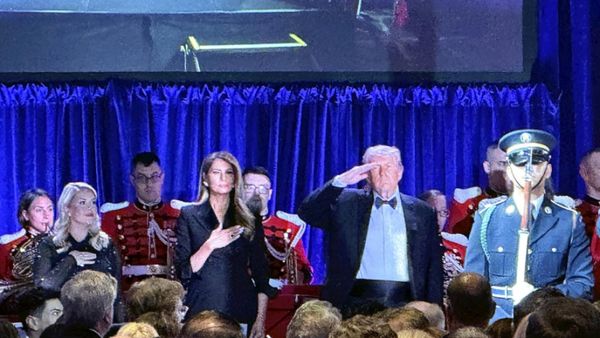 Reacția instinctivă a Melaniei Trump &icirc;n momentul &icirc;mpușcăturilor spune totul despre ea. Ce au observat specialiștii