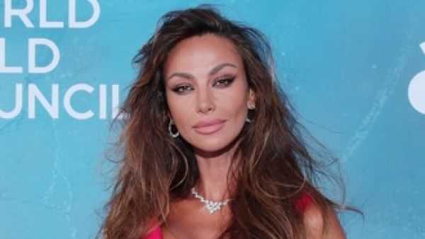 A purtat o rochie spectaculoasă tip sirenă, dar a fugit de fotografi: De ce s-a mișcat Mădălina Ghenea la Cannes &bdquo;ca un infractor căutat&rdquo;