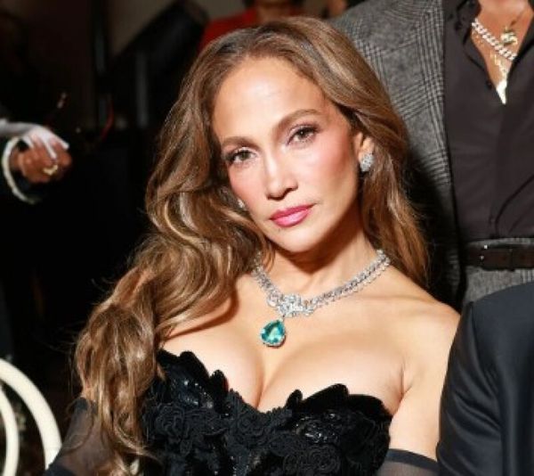Rochia care a oprit timpul la Milano! Jennifer Lopez, apariție spectaculoasă la 57 de ani. Vedeta a eclipsat modelele de pe podium, iar apoi a avut parte de o surpriză