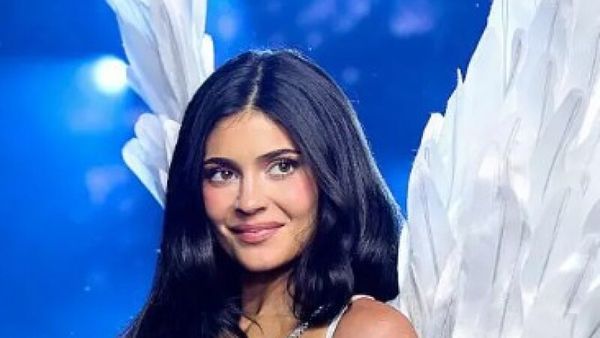Kylie Jenner, apariție-surpriză la Victoria&rsquo;s Secret 2026. A purtat un sutien de 50 de milioane de dolari