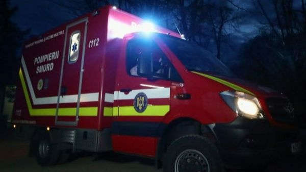 Deflagrație puternică &icirc;n Constanța. O casă a fost distrusă complet, iar proprietarul a ajuns la spital cu arsuri