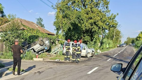 Incident rutier cumplit &icirc;n comuna Romanu, din județul Brăila. Cinci persoane au fost rănite. Șoferul vinovat a fugit de la fața locului, fiind prins c&acirc;teva ore mai t&acirc;rziu