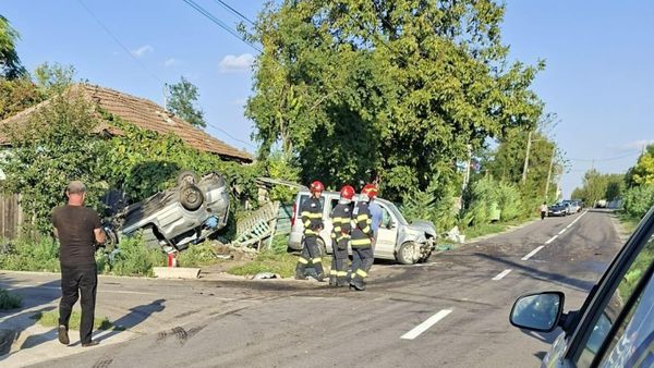 Incident rutier cumplit &icirc;n comuna Romanu, din județul Brăila. Cinci persoane au fost rănite. Șoferul vinovat a fugit de la fața locului, fiind prins c&acirc;teva ore mai t&acirc;rziu