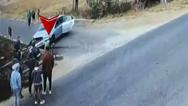 VIDEO Fetiță de 7 ani, la un pas de tragedie după ce un șofer beat și fără permis a furat mașina tatălui ei și a provocat un accident &icirc;n județul Olt