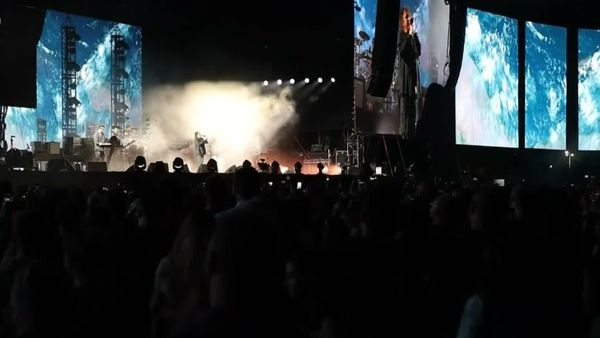 VIDEO Keanu Reeves și The Cure au &icirc;ncheiat &icirc;n forță ediția a 12-a a festivalului Electric Castle, cu peste 264.000 de spectatori