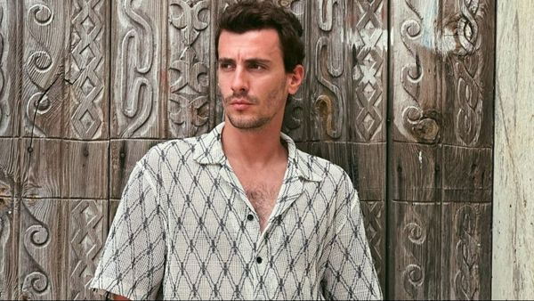 Bertan Asllani, actorul care joacă rolul Alaz Soysalan, &icirc;n serialul &bdquo;Inimă rebelă&rdquo;, pasiune nebănuită! Iată cu ce se ocupă carismaticul t&acirc;năr c&acirc;nd nu se află pe platourile de filmare