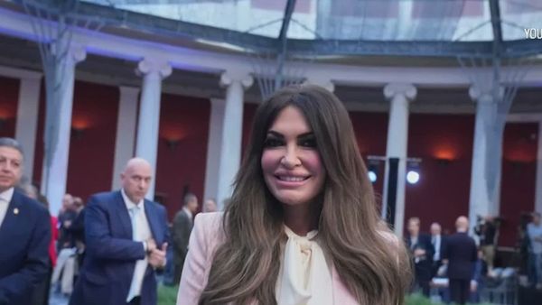 VIDEO Ambasadoarea SUA &icirc;n Grecia, Kimberly Guilfoyle, demisionează după un scandal de corupție și acuzații de implicare politică