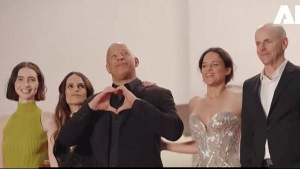 VIDEO Emoții și strălucire pe covorul roșu de la Cannes: seria Fast &amp; Furious a sărbătorit 25 de ani, iar vedetele au cucerit publicul