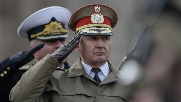 VIDEO Generalul Vlad Gheorghiță, Șeful Statului Major al Apărării, audiat &icirc;n dosar de corupție privind avansări preferențiale &icirc;n armată