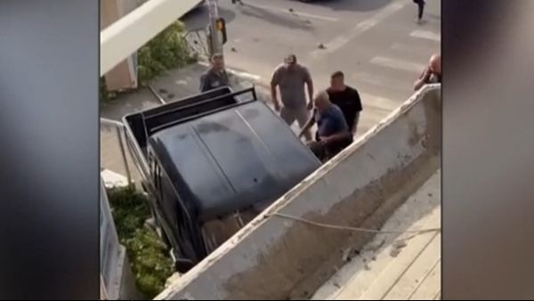 VIDEO Tragedie &icirc;n Tulcea: o femeie &icirc;n v&acirc;rstă de 44 de ani și-a pierdut viața după ce a fost lovită de o mașină scăpată de sub control