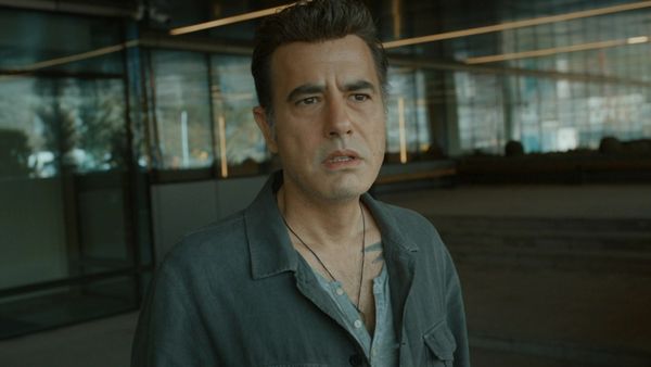 Tayan&ccedil; Ayaydın, care joacă rolul G&uuml;ven Aydın, tatăl lui Yaman, din serialul Inimă rebelă, apariție de senzație alături de prima lui soție! Iată cum au fost surprinși cei doi actori &icirc;n urmă cu un deceniu