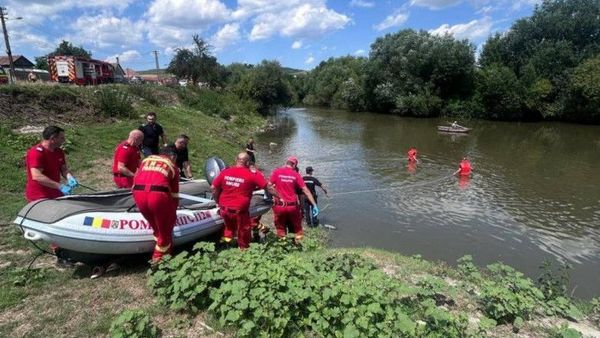 VIDEO Tragedie pe r&acirc;ul Mureș: Doi copii și-au pierdut viața &icirc;n timp ce se aflau la scăldat