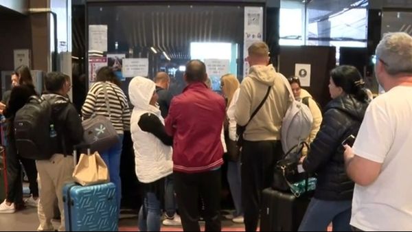 VIDEO Greva controlorilor de trafic aerian din Italia paralizează zborurile spre peninsulă: sute de rom&acirc;ni blocați pe Aeroportul Otopeni
