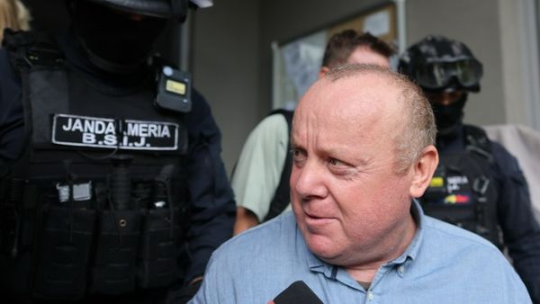 VIDEO &bdquo;Bunul samaritean&rdquo; Viorel Pașca și familia lui, reținuți pentru abuzuri asupra a peste 1000 de persoane vulnerabile
