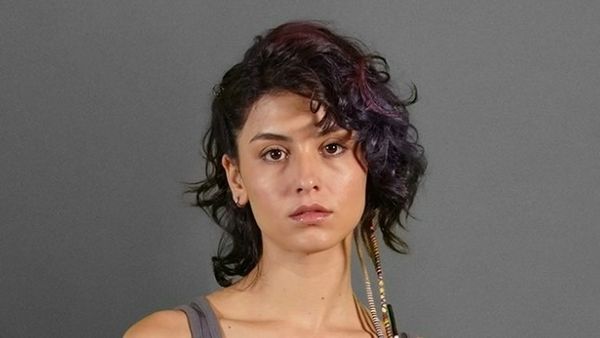 Rojbin Erden, care joacă rolul Asi &icirc;n serialul Inimă rebelă, schimbare uluitoare de look! Iată cum arată &icirc;n prezent talentata actriță