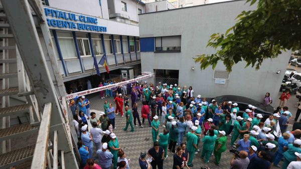 VIDEO Blocaj &icirc;n sistemul de sănătate: sute de spitale intră &icirc;n grevă generală