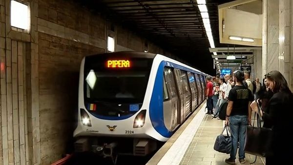 Incident tulburător &icirc;n stația de metrou Constantin Br&acirc;ncoveanu, &icirc;n această dimineață. Un t&acirc;năr de 20 de ani a rămas blocat &icirc;ntre parapet și metrou