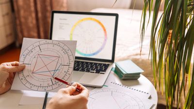 Horoscop weekend 12 - 13 iulie 2025. Norocul va fi de partea acestor TREI ZODII