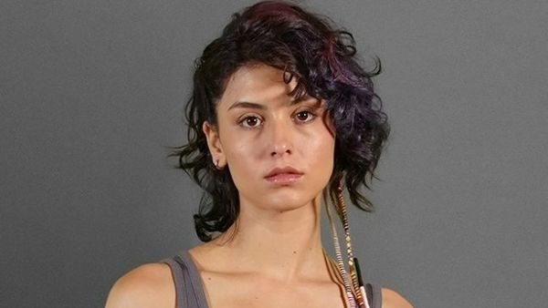 Rojbin Erden, care joacă rolul Asi &icirc;n serialul Inimă rebelă, &icirc;n cele mai &icirc;ndrăznețe ipostaze! Iată cum a fost surprinsă superba actriță &icirc;ntr-o ședință foto incendiară&nbsp;