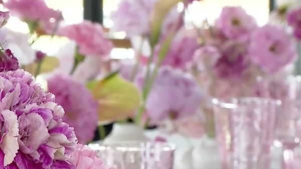VIDEO Tendințele verii &icirc;n materie de nunți: eleganță naturală și experiențe personalizate