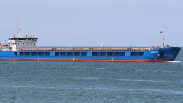 Navă turcească &icirc;ncărcată cu cereale, lovită de o dronă &icirc;n Marea Neagră. Autoritățile rom&acirc;ne au declanșat o operațiune de salvare