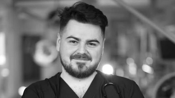 VIDEO Tragedie la Timișoara: Un t&acirc;năr rezident &icirc;n v&acirc;rstă de 24 de ani s-a stins din viață la scurt timp după ce a susținut examenul de licență